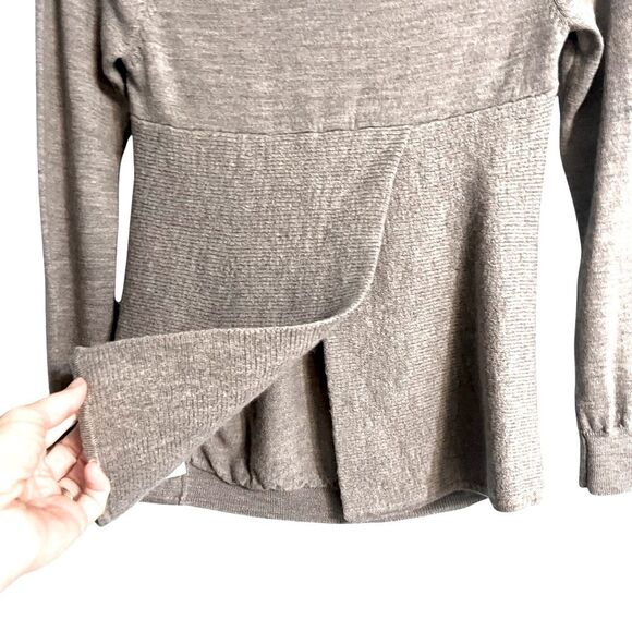 Ellen Tracy 100% Extra Fine Merino Wool Cowl Neck Split Open Back Sweater Sz S - Picture 2 of 11